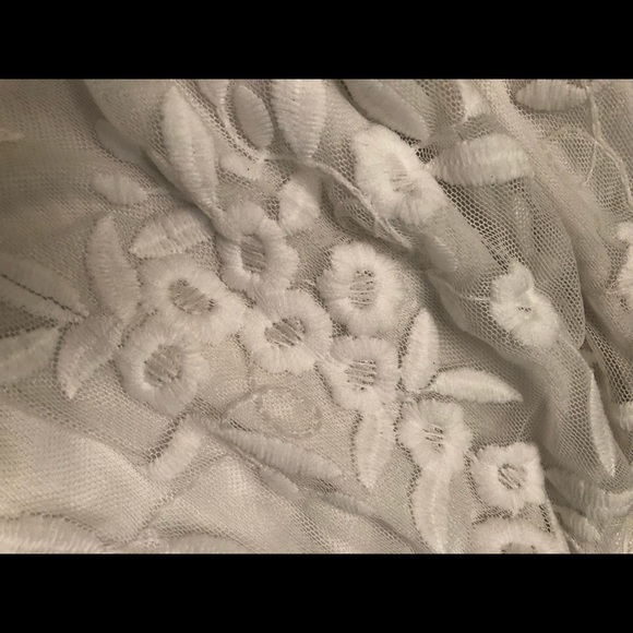 White Floral Romper - Picture 5 of 6